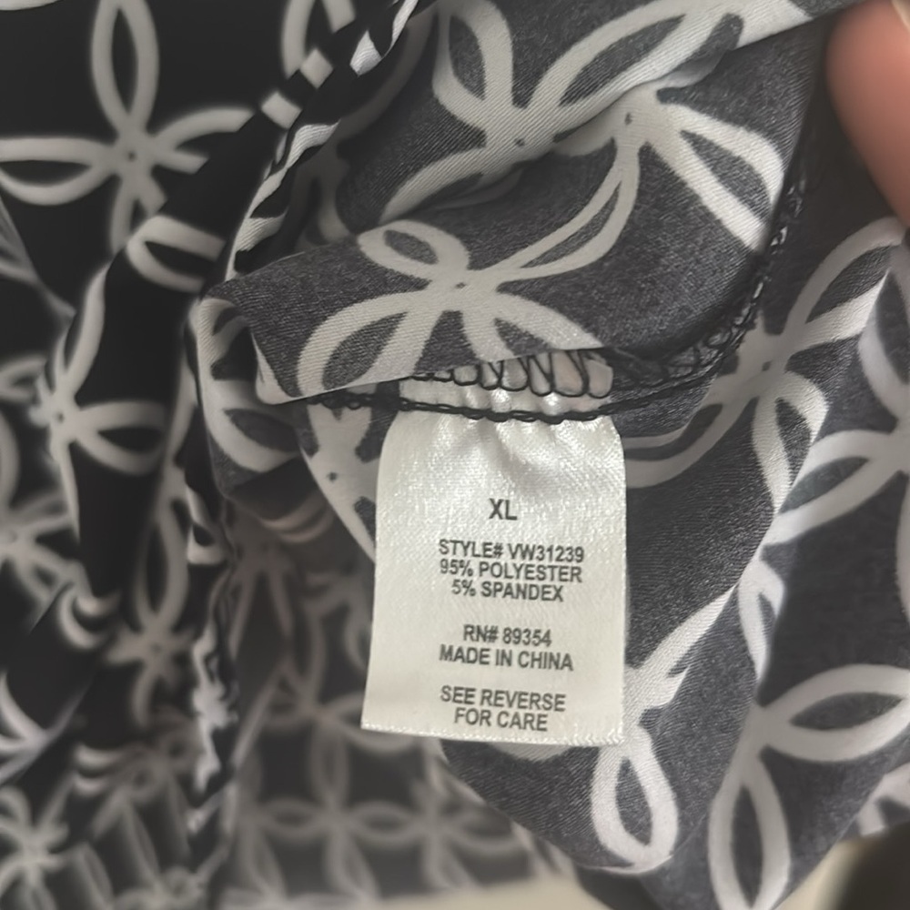 Adrienne Vittadini Black & White Geo Utility Blouse - XL - Roll Tab Sleeve - Picture 9 of 9